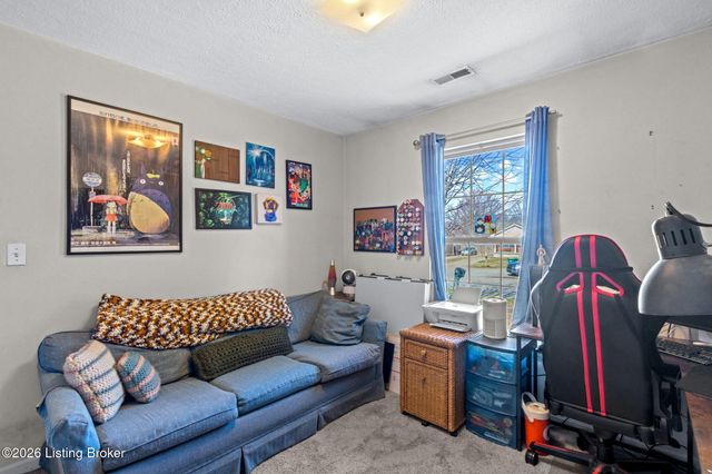 4012 Cedarway Ct, Louisville, KY 40229