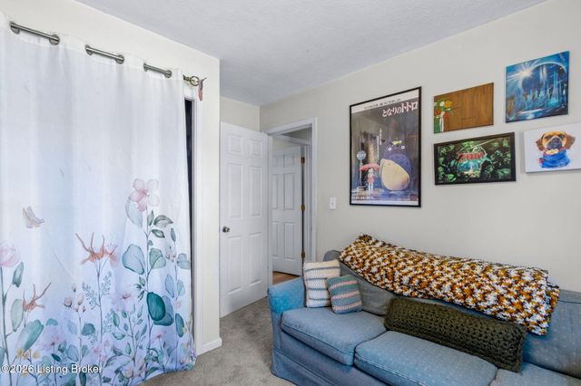 4012 Cedarway Ct, Louisville, KY 40229