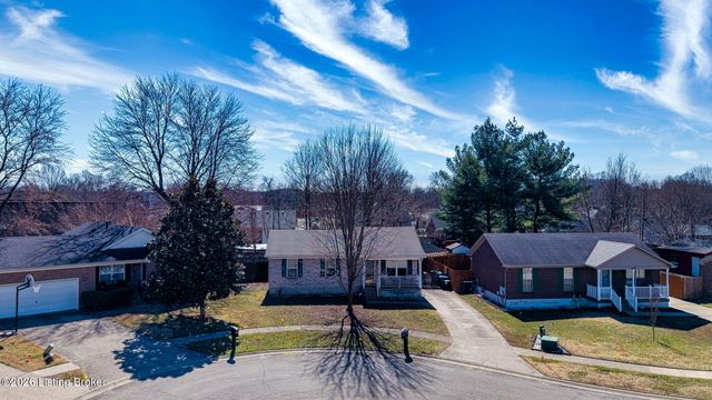 4012 Cedarway Ct, Louisville, KY 40229