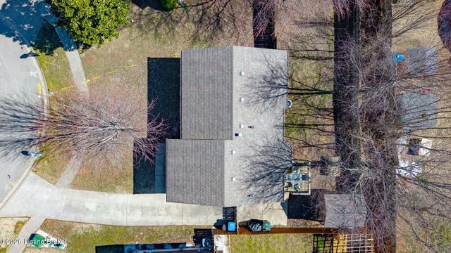4012 Cedarway Ct, Louisville, KY 40229