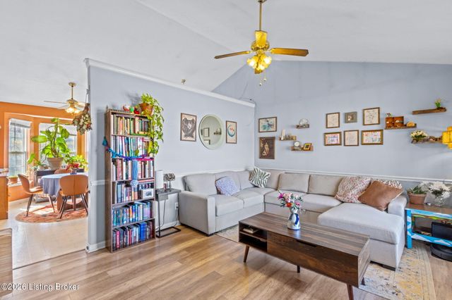 4012 Cedarway Ct, Louisville, KY 40229