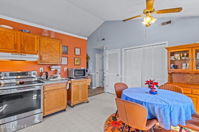 4012 Cedarway Ct, Louisville, KY 40229