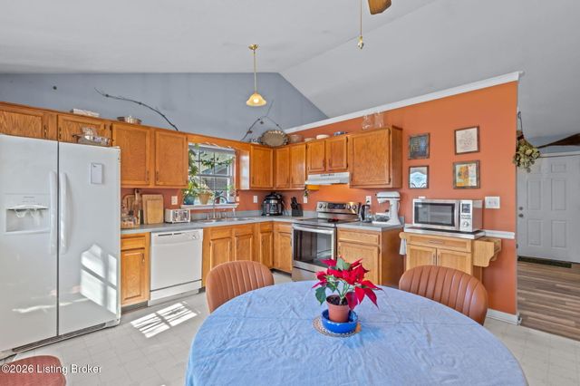 4012 Cedarway Ct, Louisville, KY 40229