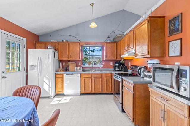 4012 Cedarway Ct, Louisville, KY 40229