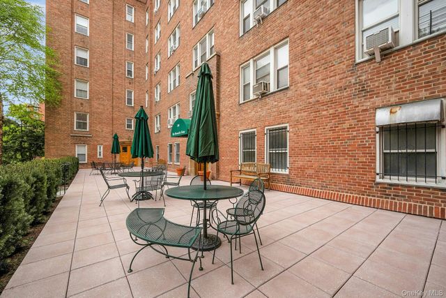 280 Bronxville Road 5X, Bronxville, NY 10708