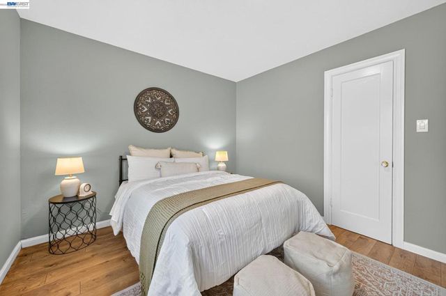 5616 Alameda Ave, Richmond, CA 94804
