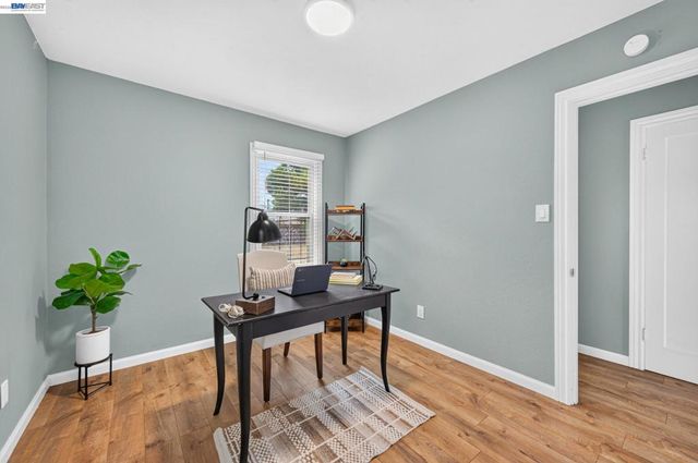 5616 Alameda Ave, Richmond, CA 94804