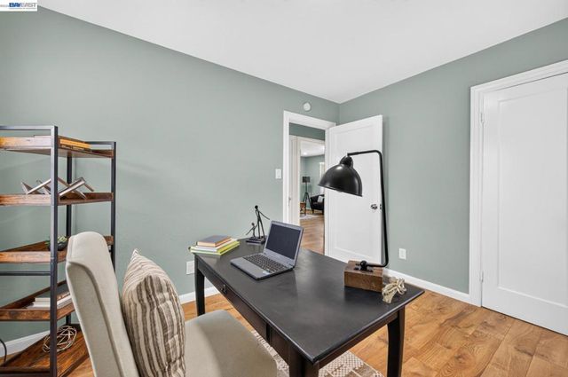 5616 Alameda Ave, Richmond, CA 94804