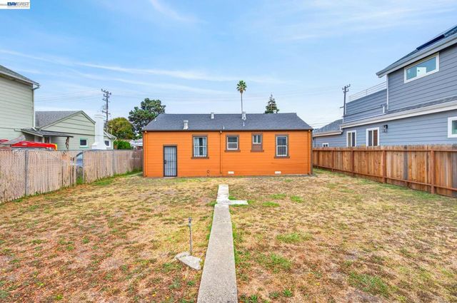 5616 Alameda Ave, Richmond, CA 94804
