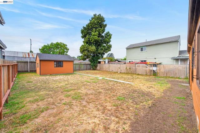 5616 Alameda Ave, Richmond, CA 94804