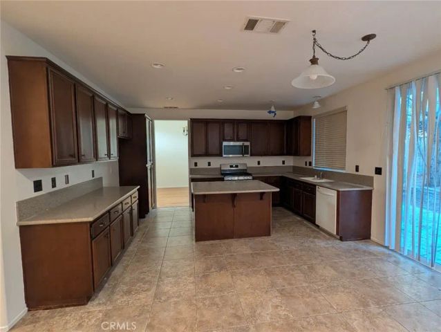 2471 Menlo, San Jacinto, CA 92583
