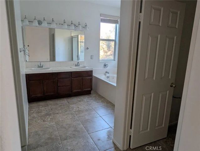 2471 Menlo, San Jacinto, CA 92583