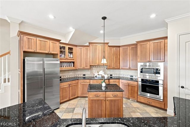 16001 Herons View DR, Alva, FL 33920