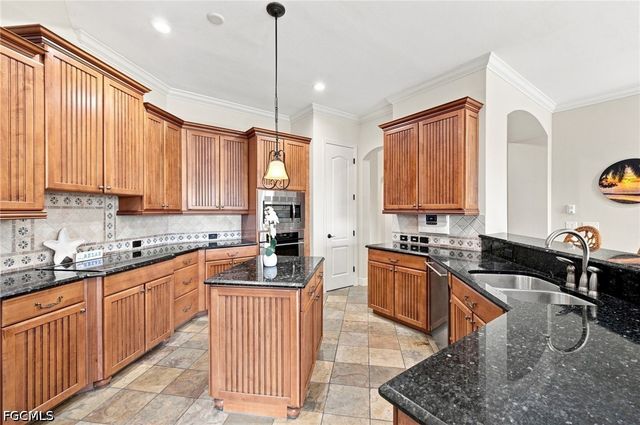 16001 Herons View DR, Alva, FL 33920