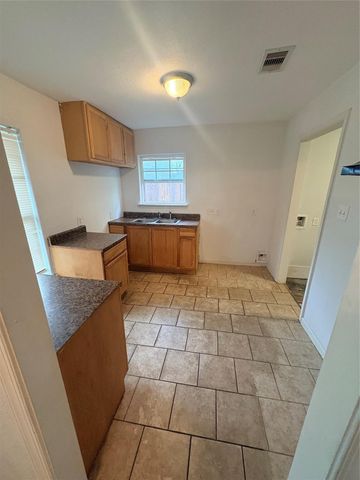 5510 Chennault Road, Houston, TX 77033