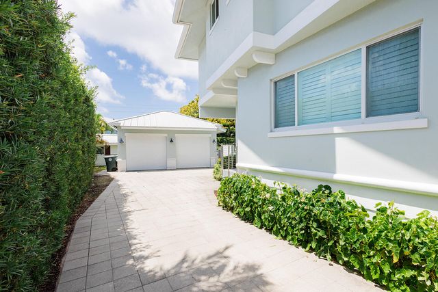 770 NE 6th Street, Boca Raton, FL 33432