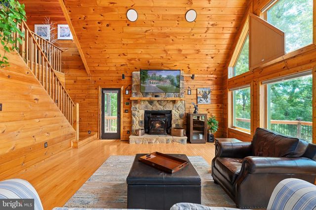 623 SHENANDOAH VALLEY DR, Front Royal, VA 22630
