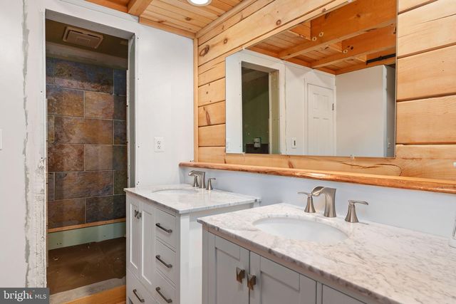 623 SHENANDOAH VALLEY DR, Front Royal, VA 22630