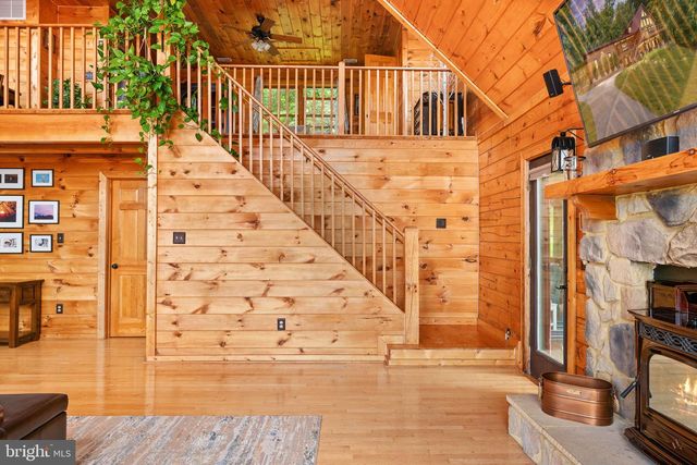 623 SHENANDOAH VALLEY DR, Front Royal, VA 22630