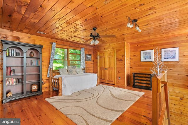 623 SHENANDOAH VALLEY DR, Front Royal, VA 22630