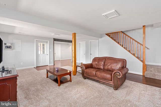 623 SHENANDOAH VALLEY DR, Front Royal, VA 22630