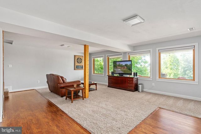 623 SHENANDOAH VALLEY DR, Front Royal, VA 22630