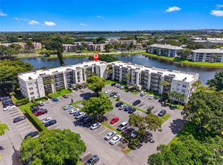 9440 Poinciana Place 302, Davie, FL 33324