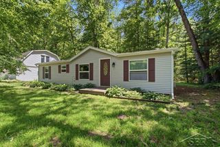 203 W Sampson Drive, Sanford, MI 48657