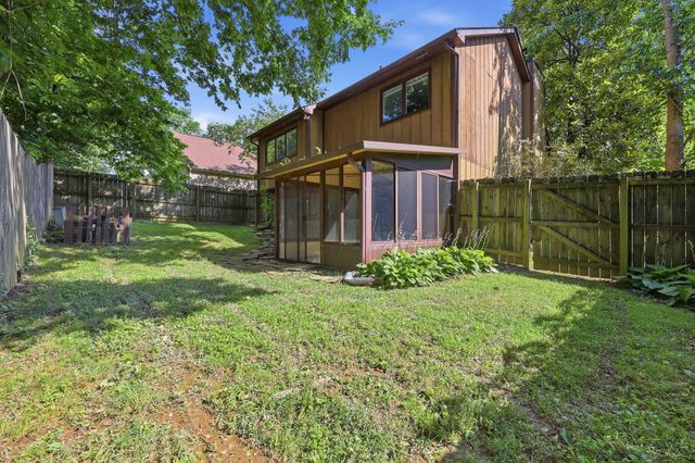 3501 Windgate Way, Lexington, KY 40517