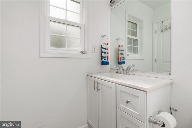 950 VIRGINIA AVE, Front Royal, VA 22630