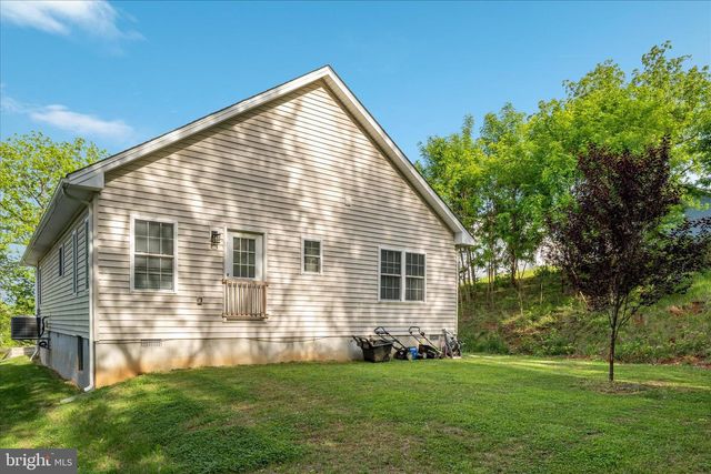 950 VIRGINIA AVE, Front Royal, VA 22630