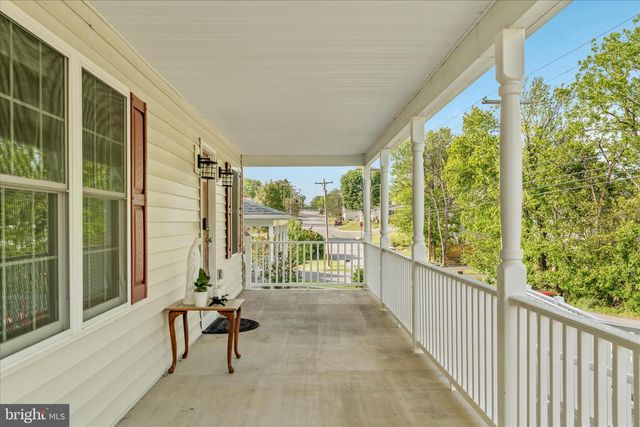 950 VIRGINIA AVE, Front Royal, VA 22630