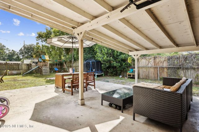 7604 QUITINA Drive, Jacksonville, FL 32277