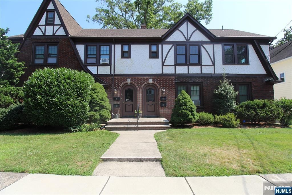 48 Pierce Avenue, Midland Park, NJ 07432