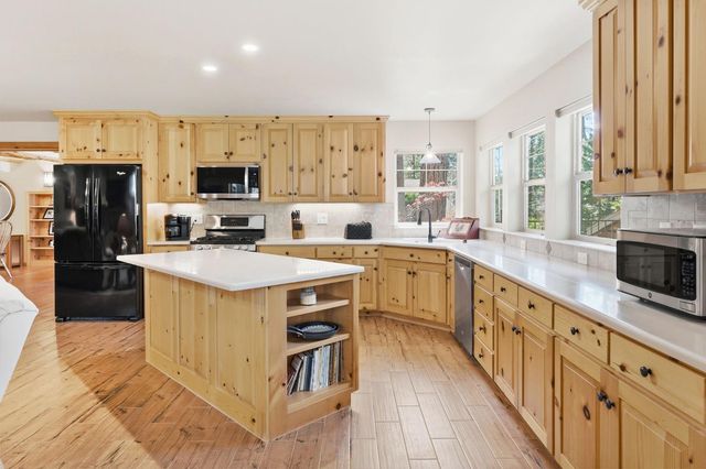 4339 Magnolia Ln, Camino, CA 95709