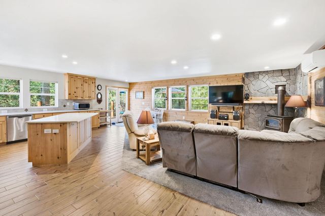 4339 Magnolia Ln, Camino, CA 95709