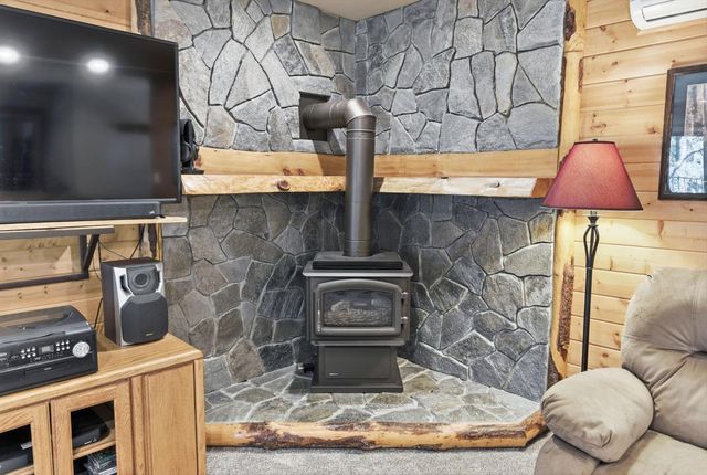 4339 Magnolia Ln, Camino, CA 95709