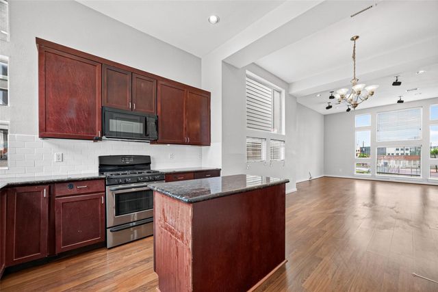 2352 Sperber Lane, Houston, TX 77003