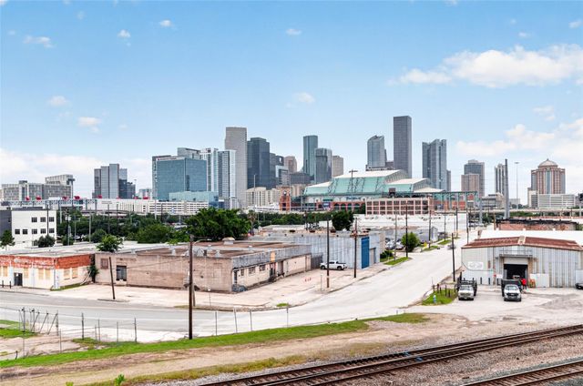 2352 Sperber Lane, Houston, TX 77003