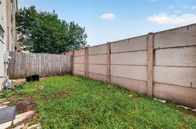 2352 Sperber Lane, Houston, TX 77003