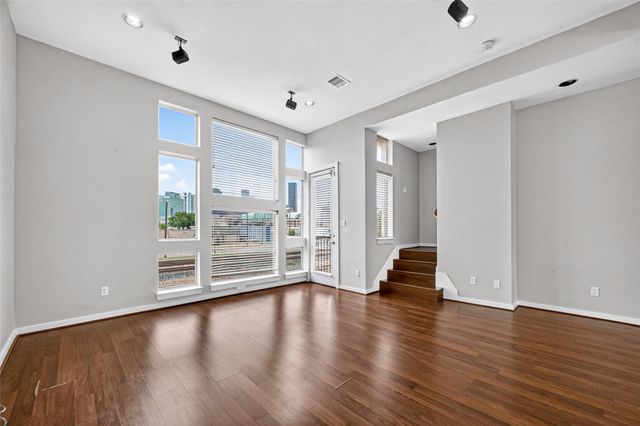 2352 Sperber Lane, Houston, TX 77003