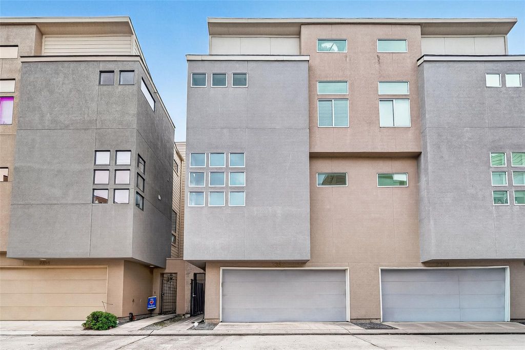 2352 Sperber Lane, Houston, TX 77003