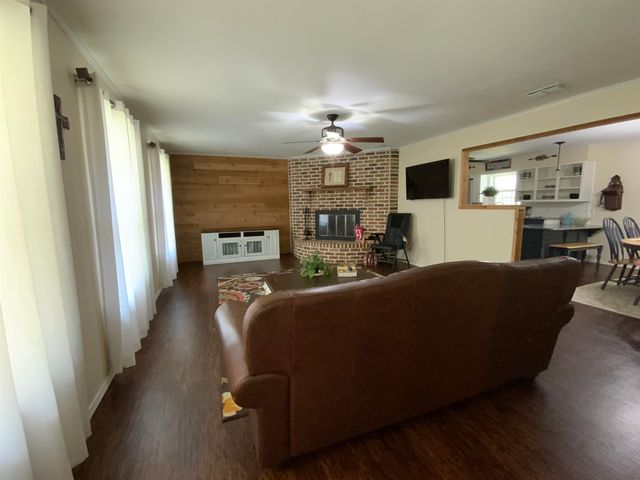 195 Katherine DR, Kilgore, TX 75662