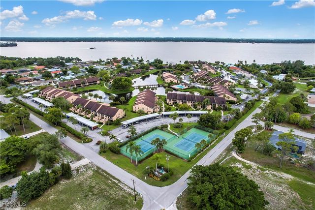 15466 Admiralty CIR 6, North Fort Myers, FL 33917