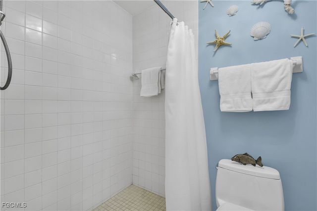 15466 Admiralty CIR 6, North Fort Myers, FL 33917