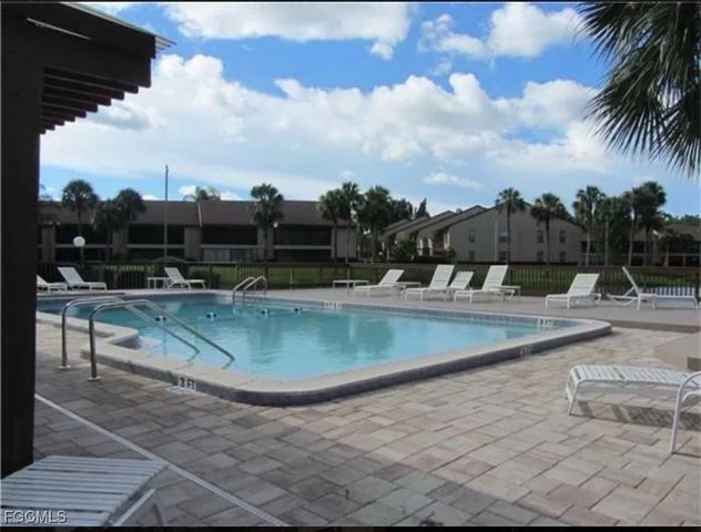 15466 Admiralty CIR 6, North Fort Myers, FL 33917