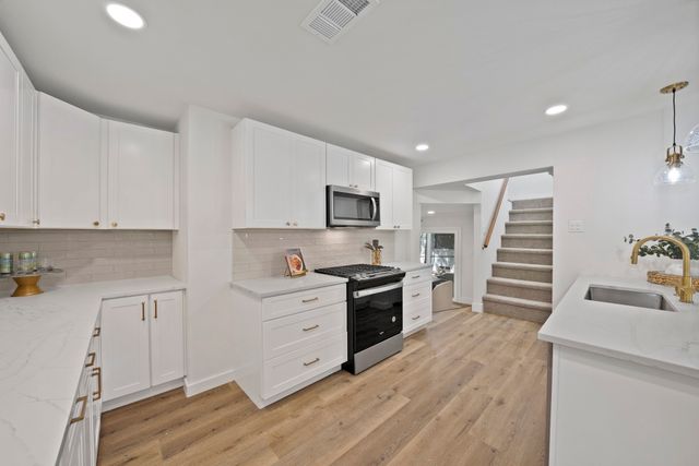 2926 Hillglenn Road, Dallas, TX 75228