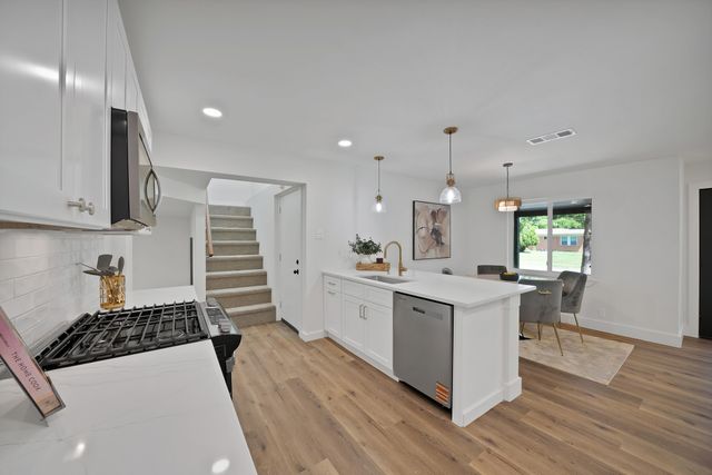 2926 Hillglenn Road, Dallas, TX 75228