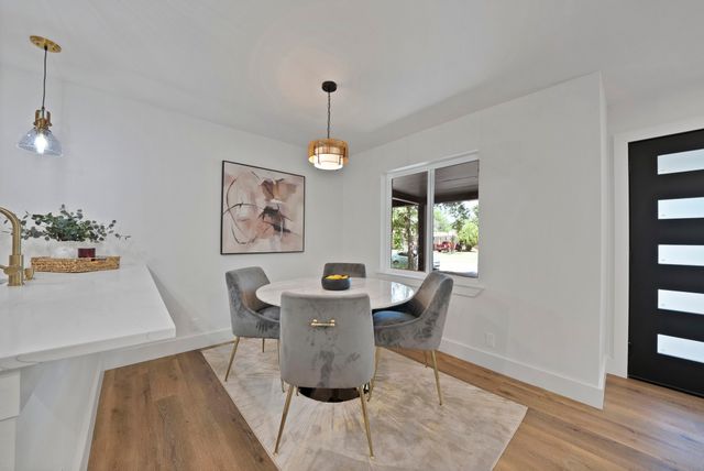 2926 Hillglenn Road, Dallas, TX 75228