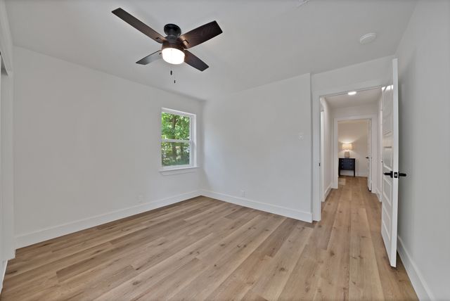 2926 Hillglenn Road, Dallas, TX 75228